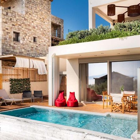Petradi Suites Каламата Экстерьер фото