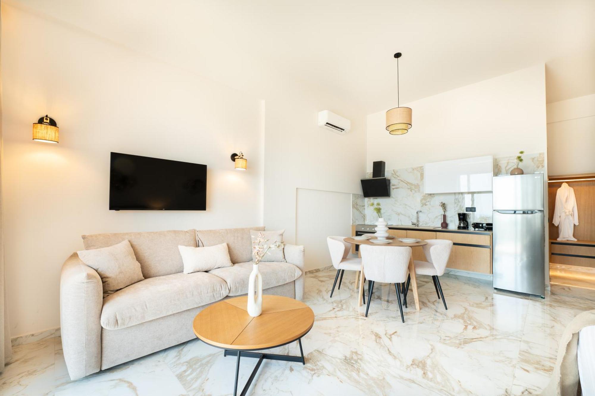 Petradi Suites Каламата Экстерьер фото