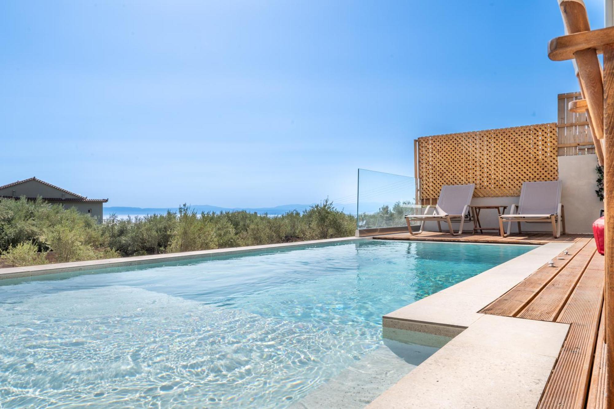 Petradi Suites Каламата Экстерьер фото
