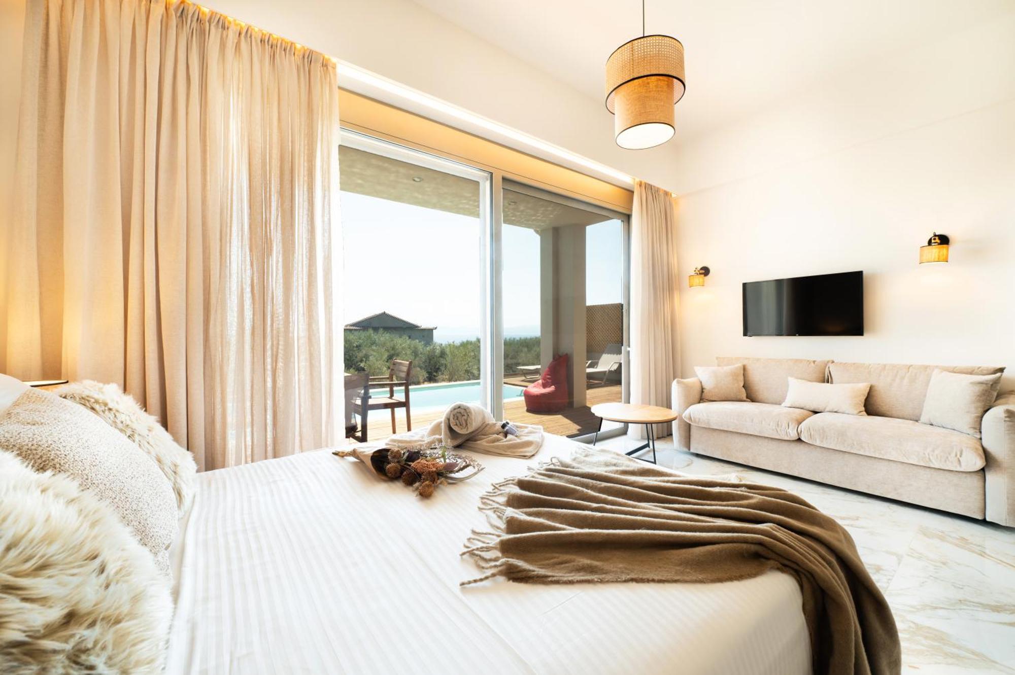 Petradi Suites Каламата Экстерьер фото