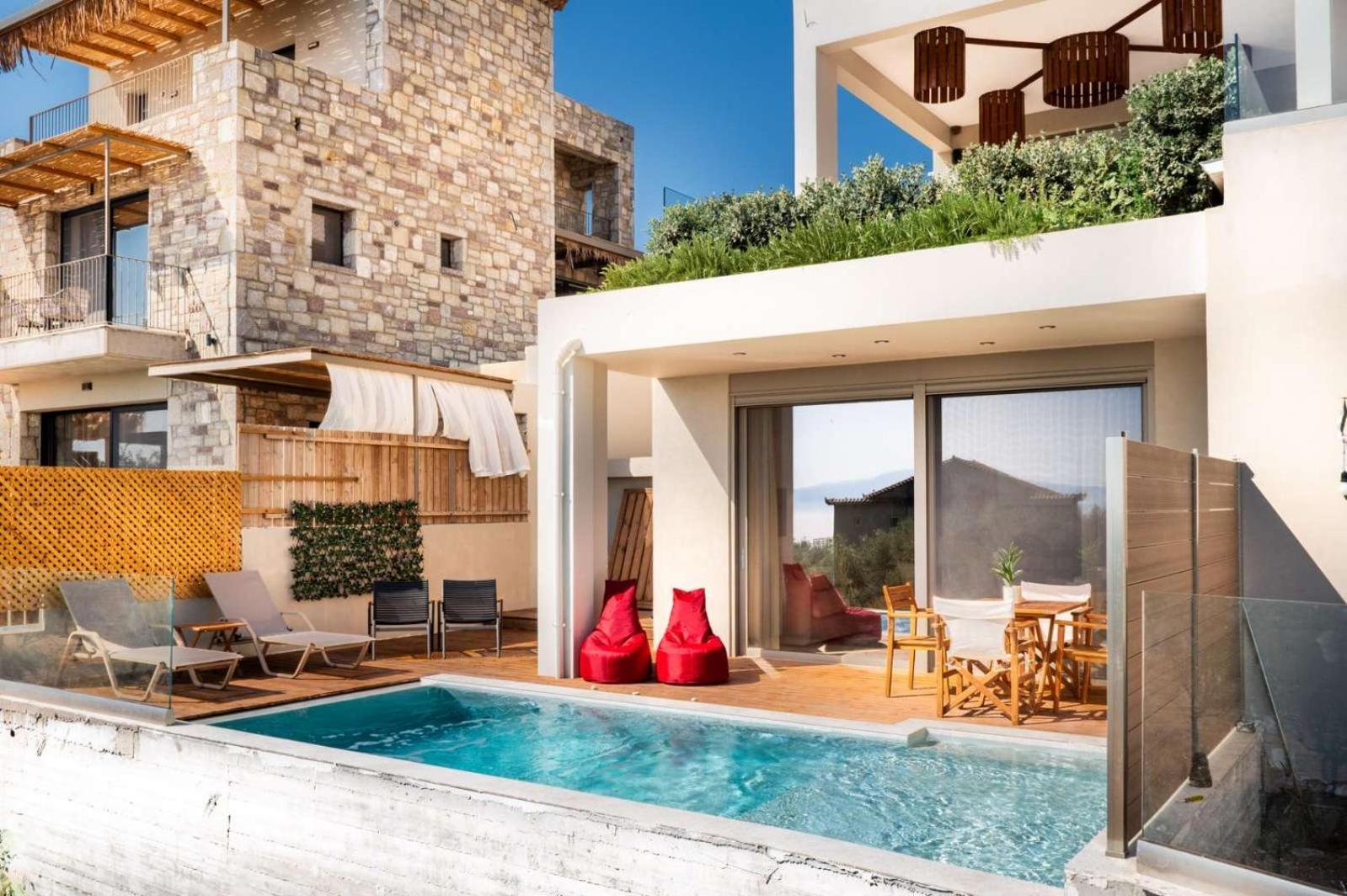 Petradi Suites Каламата Экстерьер фото