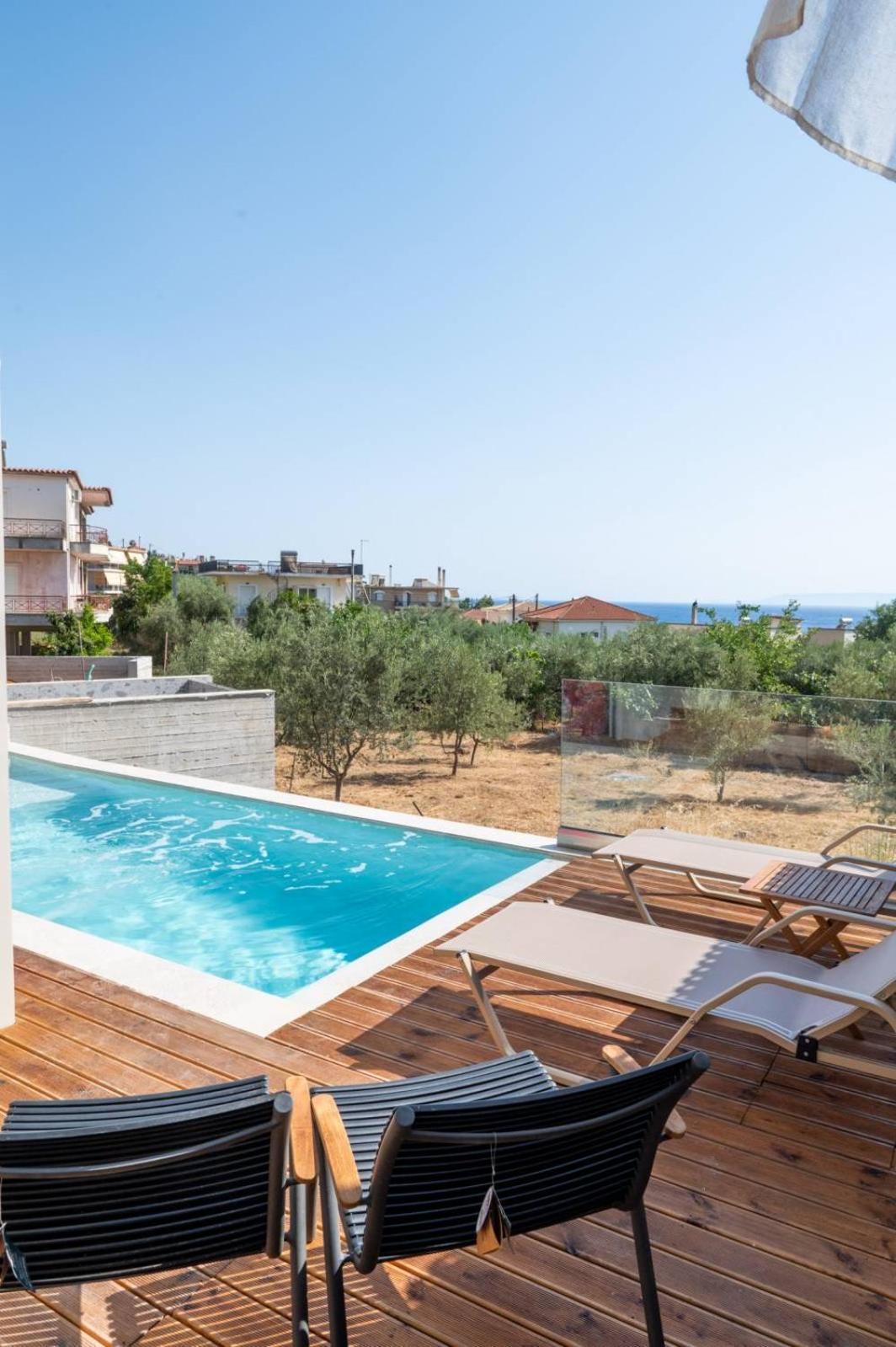 Petradi Suites Каламата Экстерьер фото