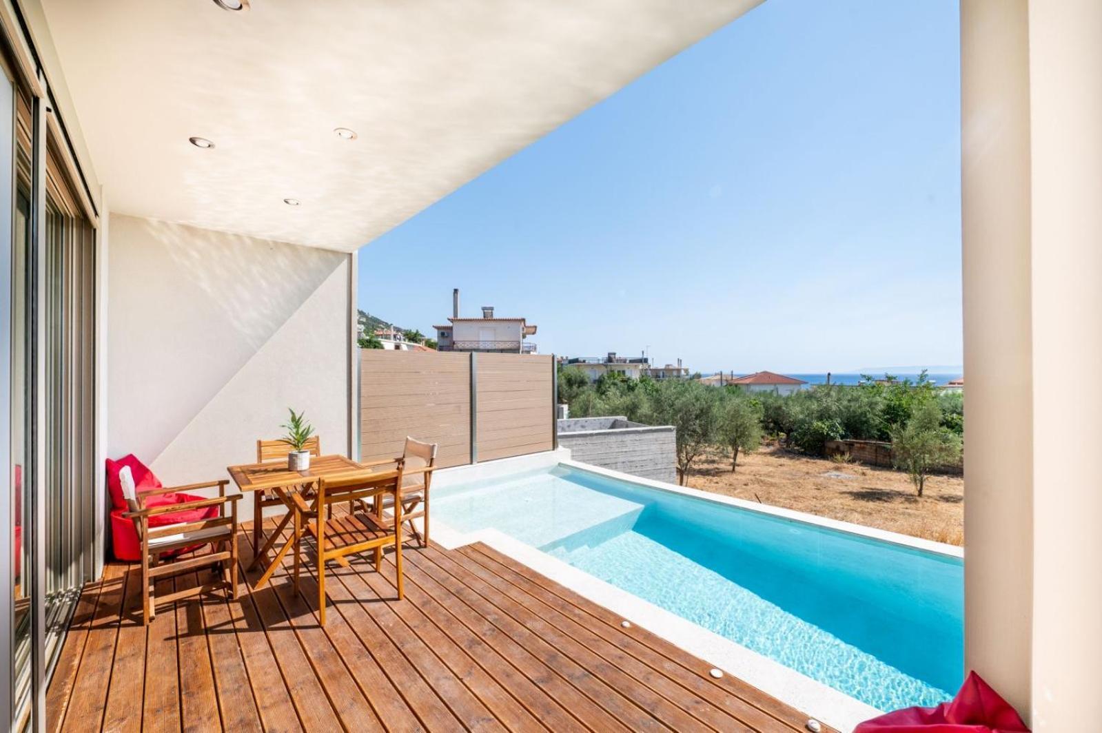 Petradi Suites Каламата Экстерьер фото