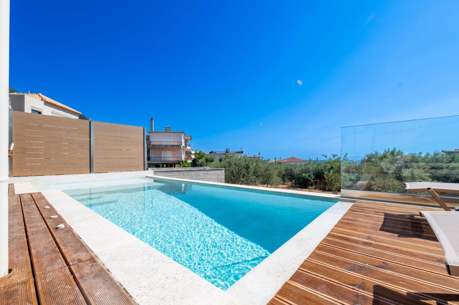 Petradi Suites Каламата Экстерьер фото