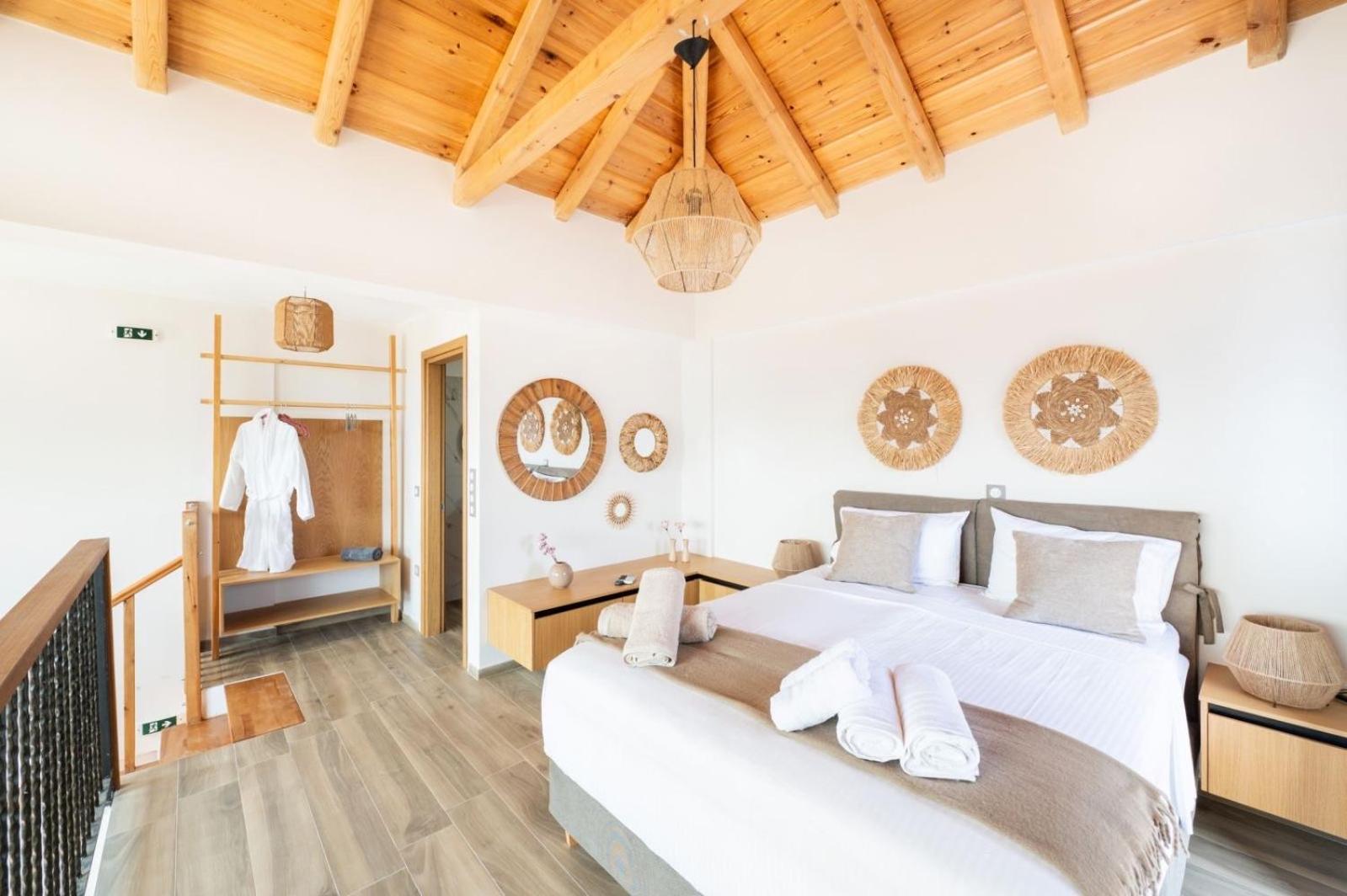 Petradi Suites Каламата Экстерьер фото