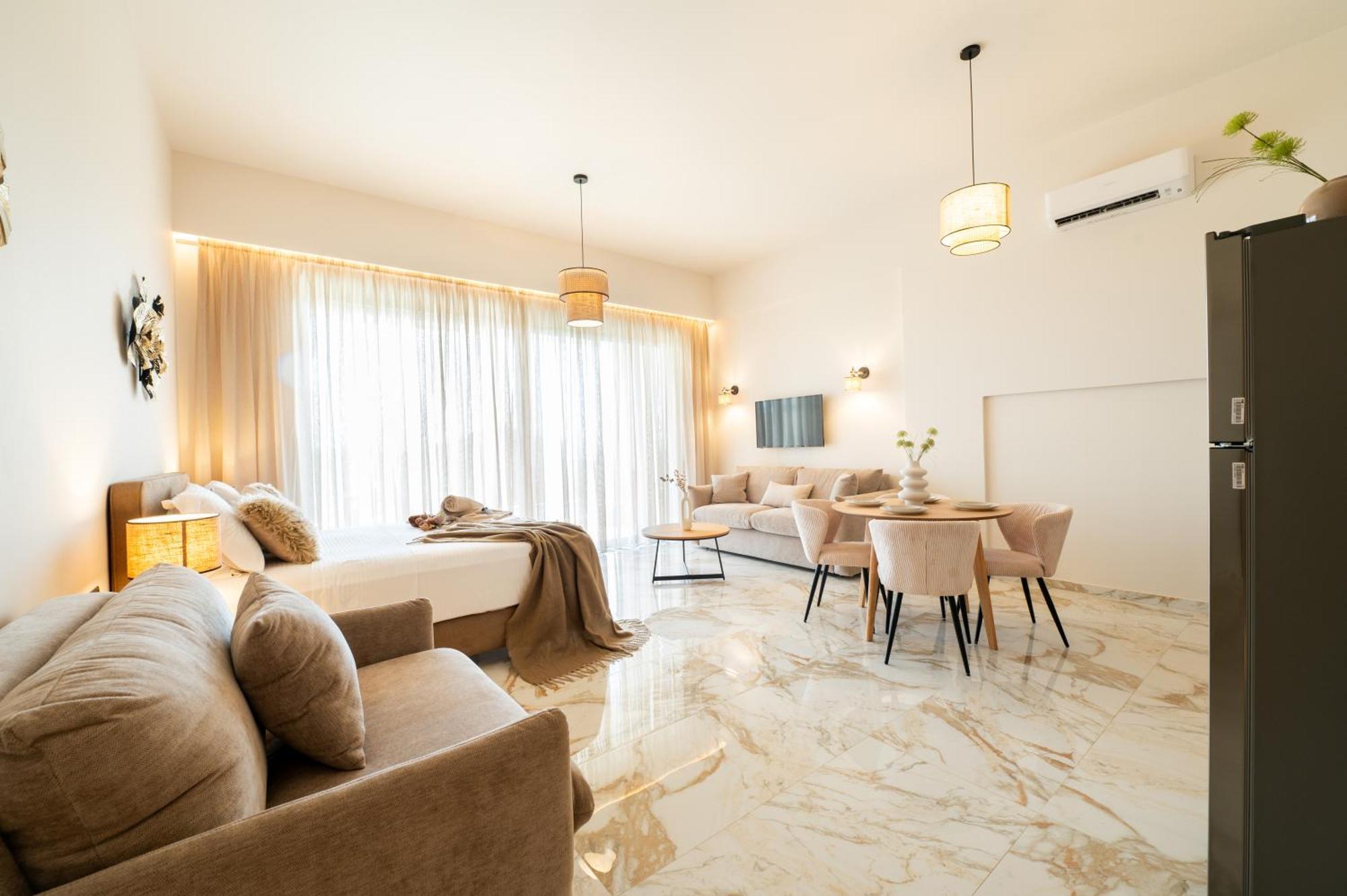 Petradi Suites Каламата Экстерьер фото