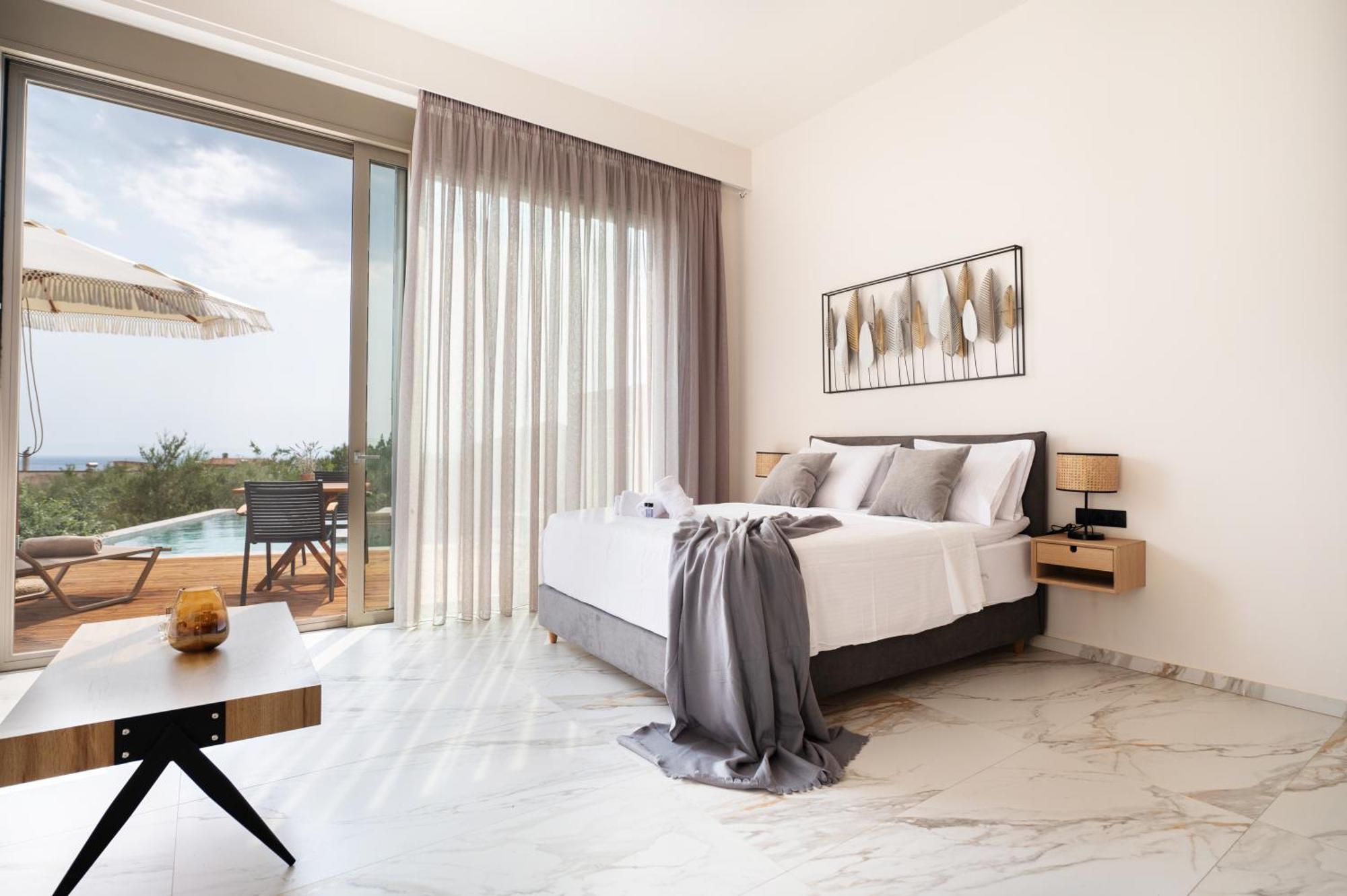 Petradi Suites Каламата Экстерьер фото