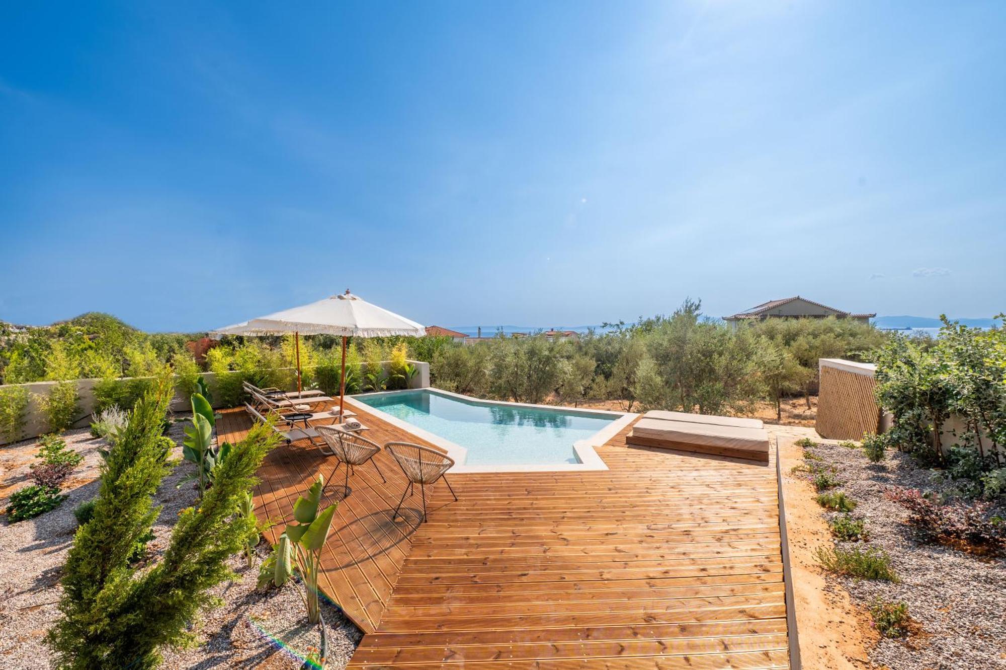 Petradi Suites Каламата Экстерьер фото