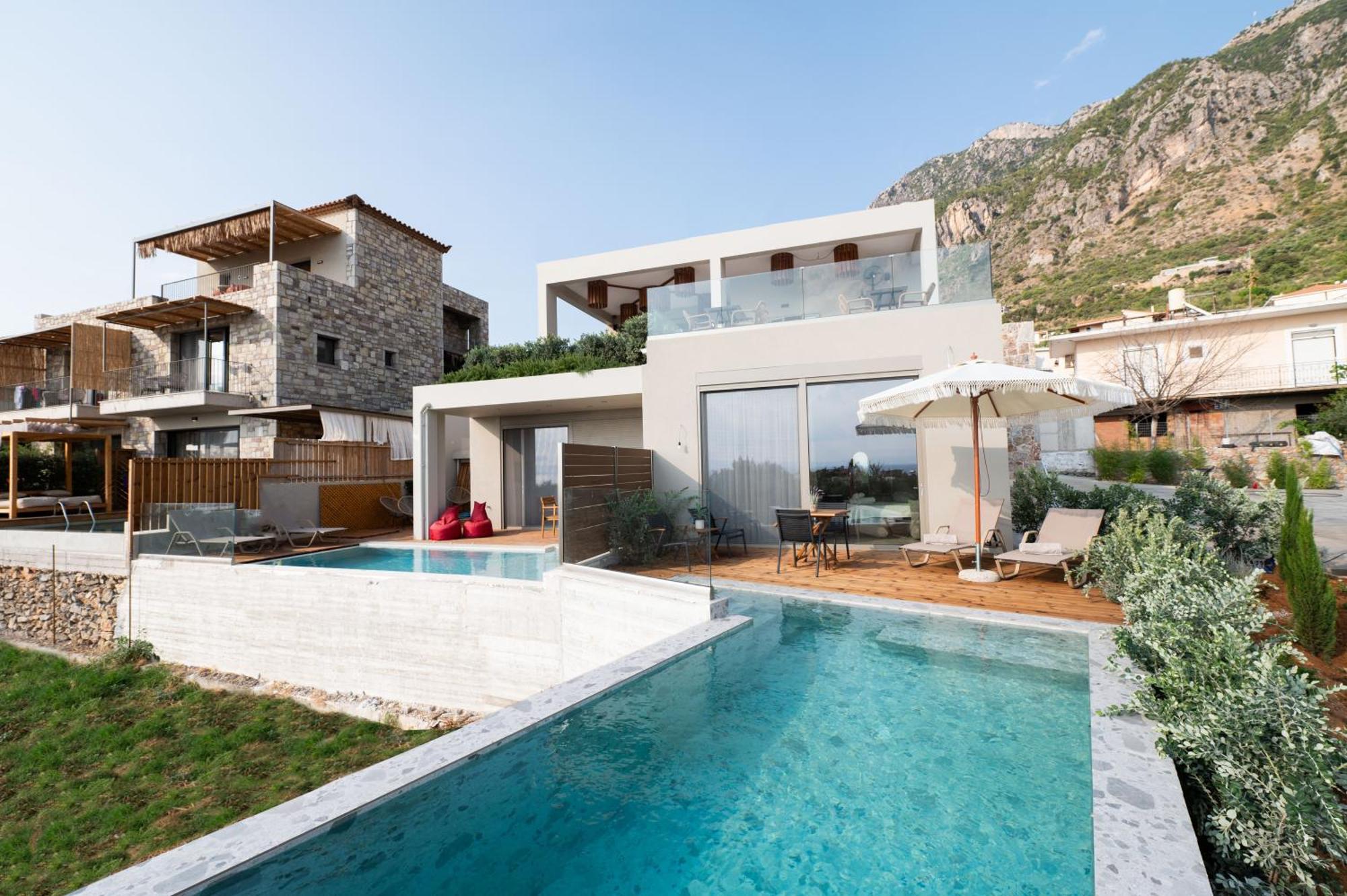 Petradi Suites Каламата Экстерьер фото