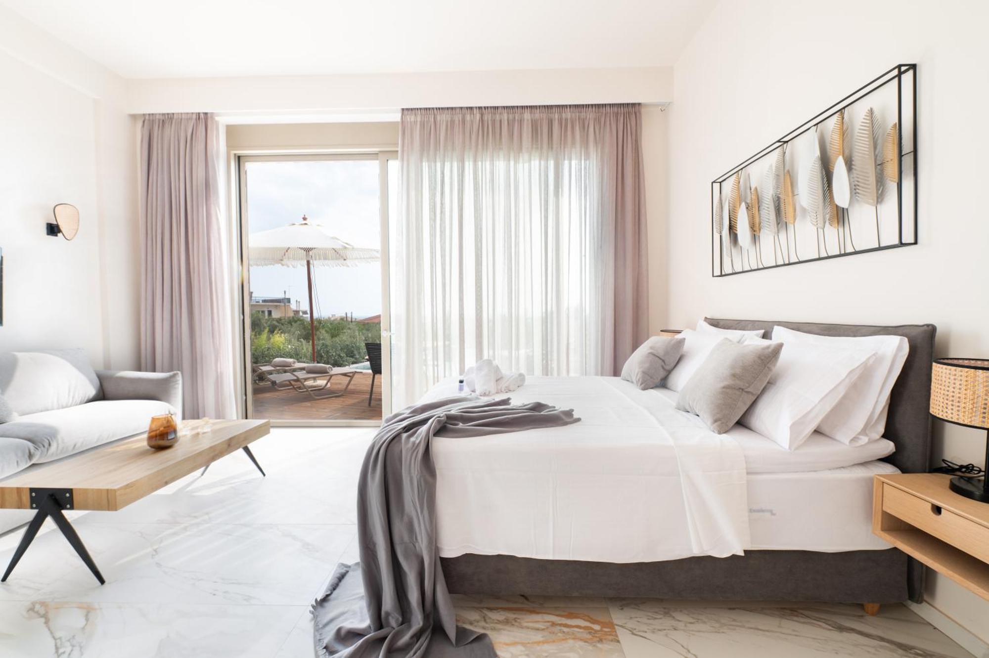 Petradi Suites Каламата Экстерьер фото